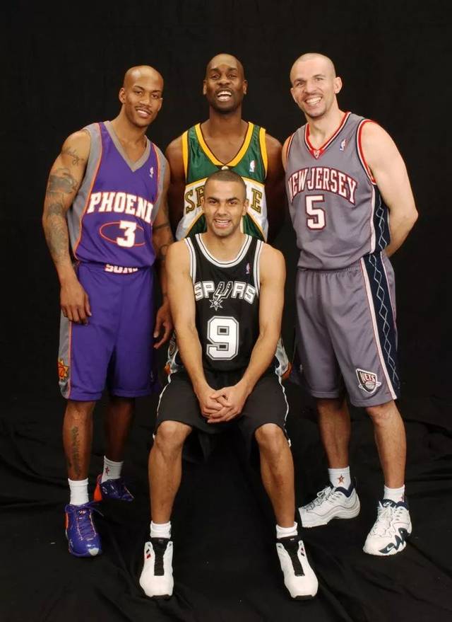 队协作完成 队协作完成